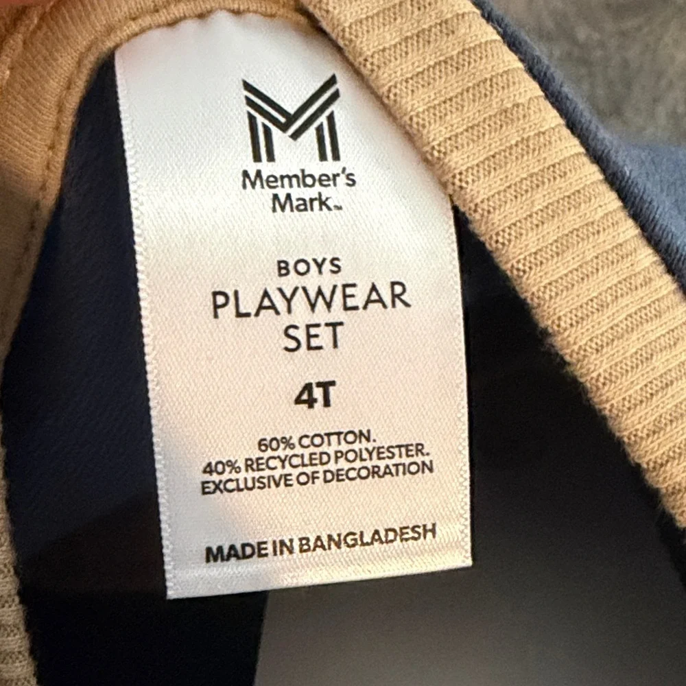Member’s  Mark Kids' 2 piece playwear set Size 4T